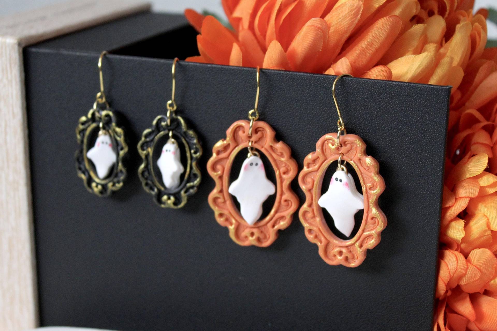 Ghost Earrings, Halloween Polymer Clay in A Frame, Frame Earrings Clay Ghost Earrings, Halloween Polymer Clay in A Frame, Frame Earrings Clay von StudioNiani