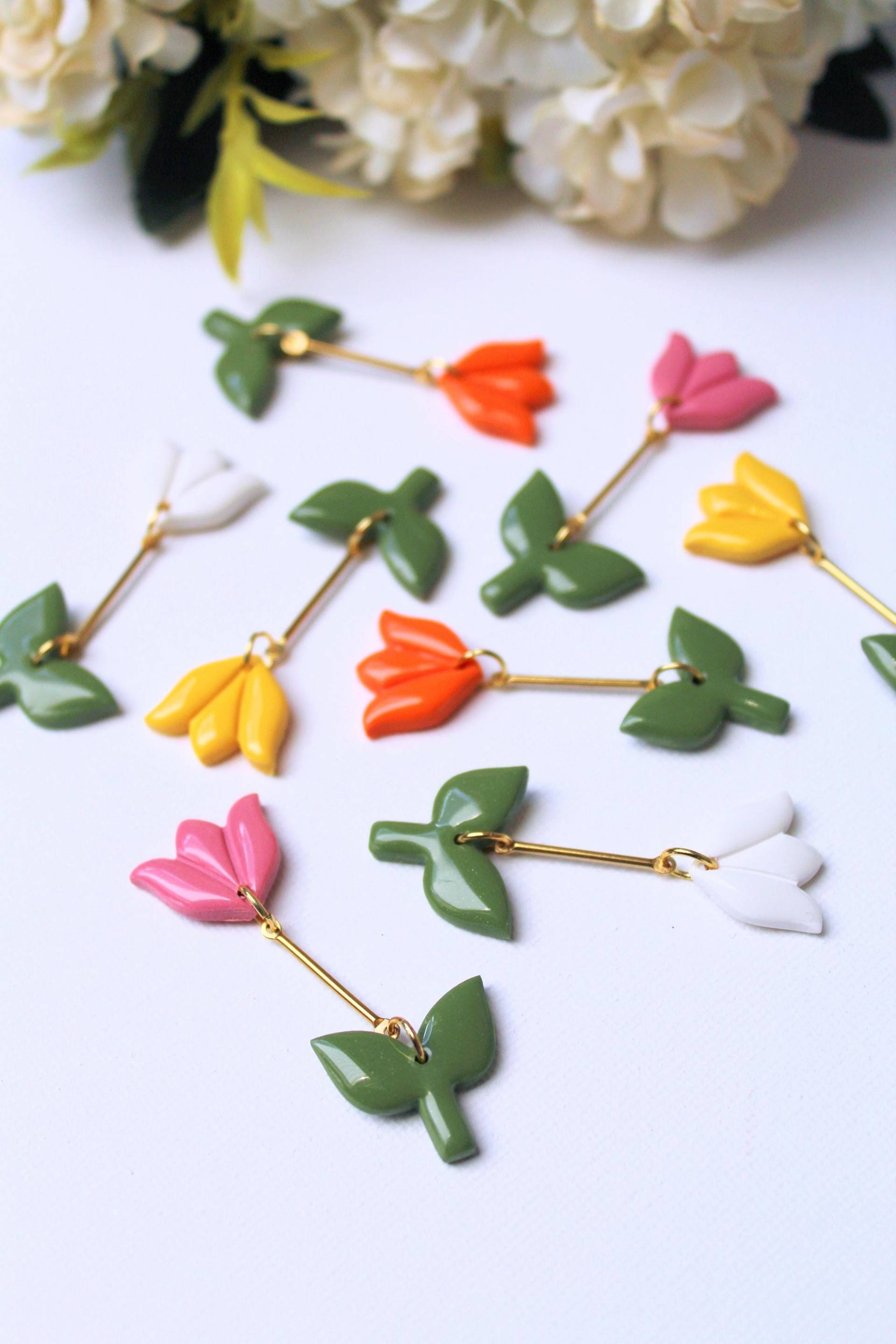 Tulip Earrings, Cute Dangle Polymer Clay Statement Spring Flower Handmade von StudioNiani