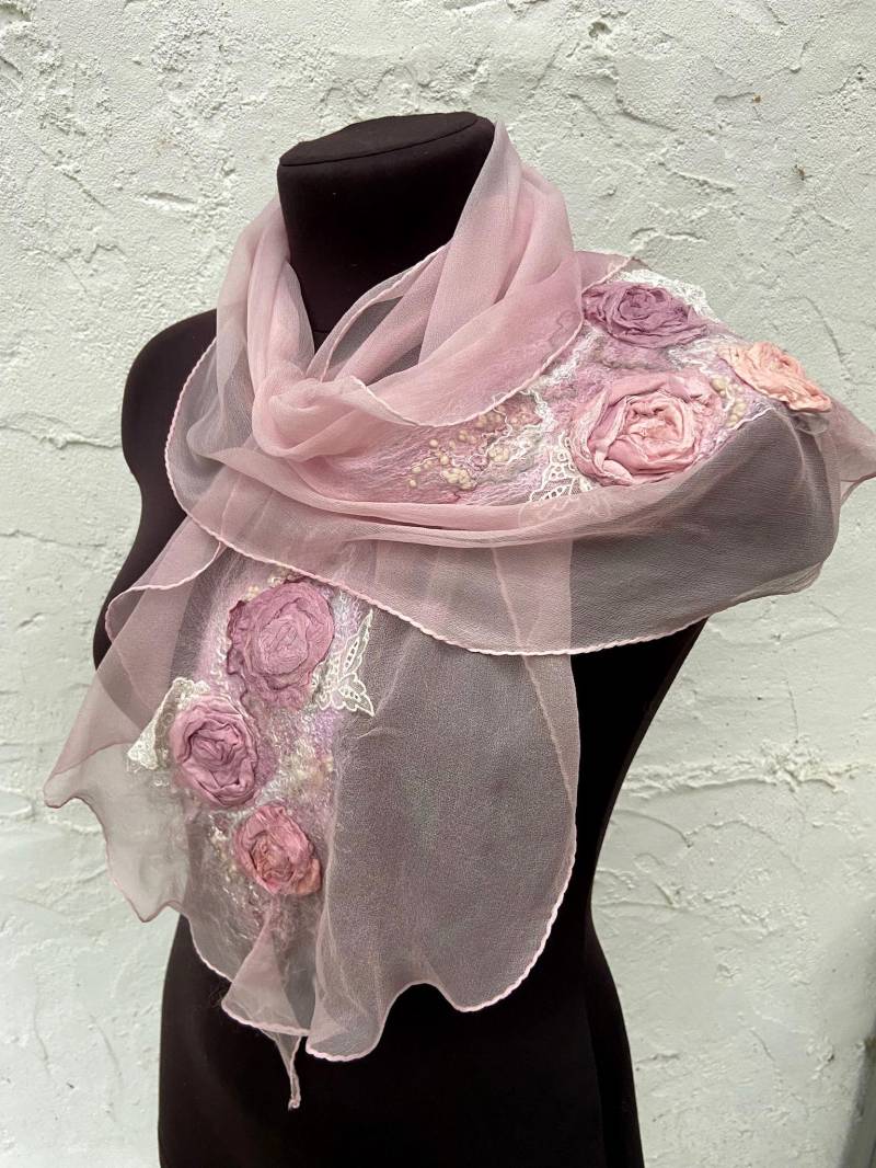 Eleganter Chiffonschal "Rosengarten', Rosa, Handgefertigt, Ideal Für Hochzeit Oder Theater, Geschenkbox Inklusive von StudioOdenwald