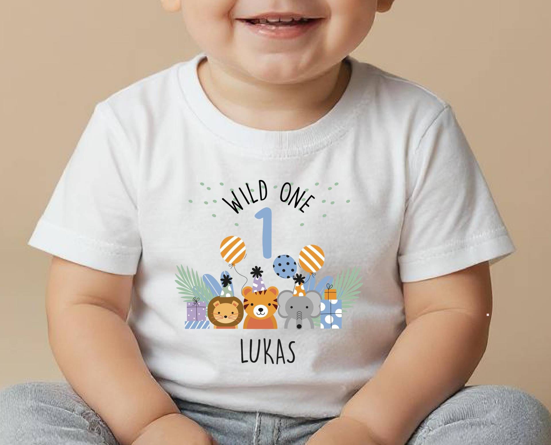 Baby-Jersey-T-Shirt Aus Bio-| Wild One | Erster Geburtstag Geburtstagsstrampler Individuell Personalisiertes T-Shirt Mit Name von StudioPerchude