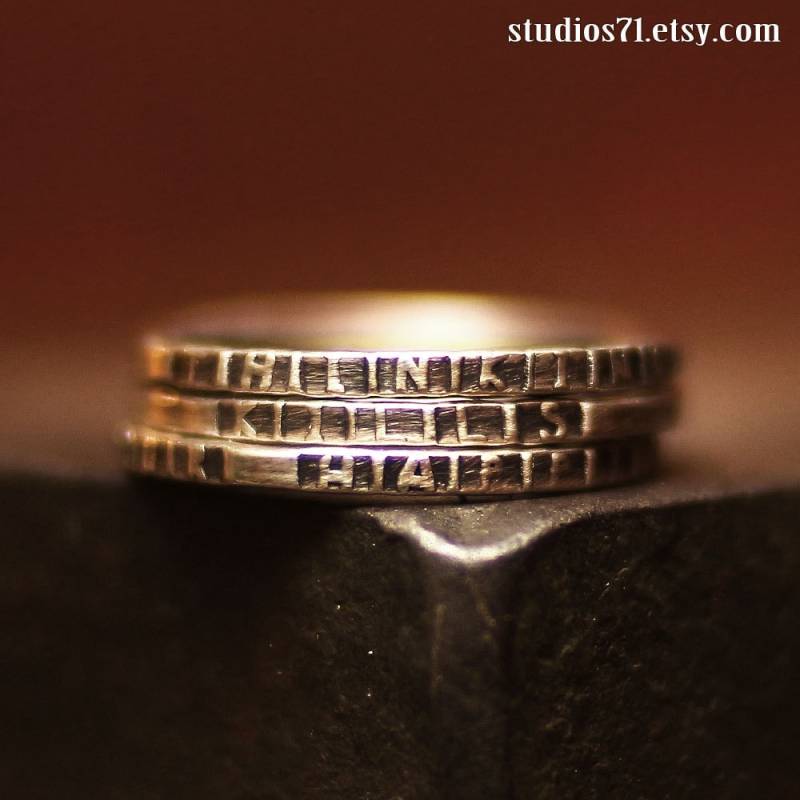 Personalisierter Sterling Silber Namensring Gravur Wort, Datum, Initiale Personalisierter Sterling Silber Namensring Gravur Wort, Datum, Initiale von StudioS71