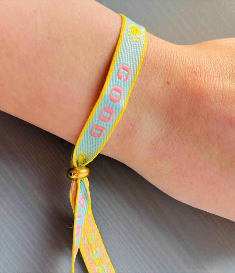 Good Vibes Armband, Stoffarmband, Größenverstellbar, Bohostyle, Festivalbänder, Neonbänder, Freundschaftsband Good Vibes Armband, Stoffarmband, Größenverstellbar, Bohostyle, Festivalbänder, Neonbänder, Freundschaftsband von StudioSaltHy