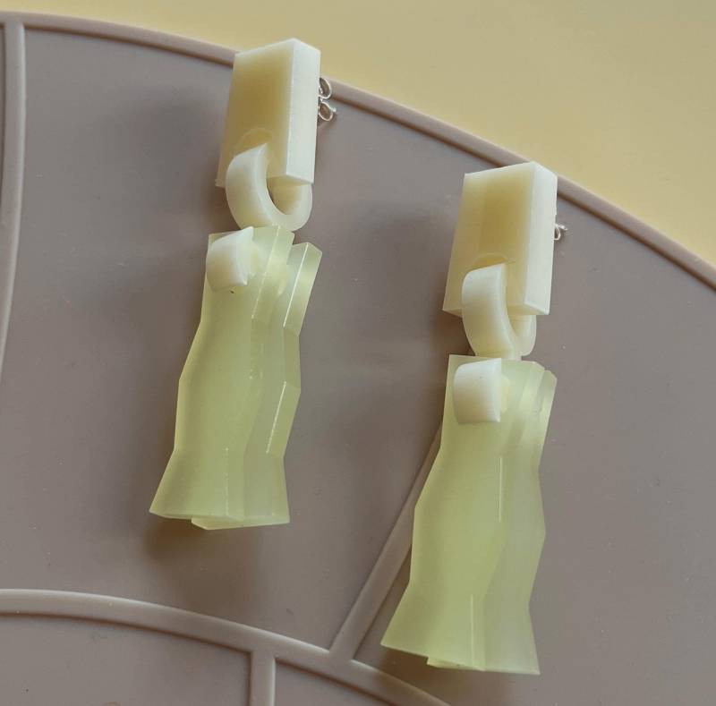 Boucles D'oreilles Aus Plexiglas Bo Goldene Glasur Mit Doppelter Goutte Géométrique Türkis Und Silber Blaues Weiß Cadeau in Pour Elle von StudioSophieTam