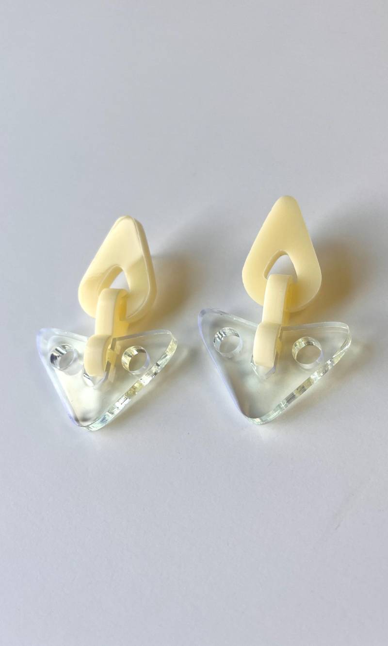 Goldfarbene Boucles Aus Acryl 925 Silber Goldfarbe Schmuck-Perle Sst von StudioSophieTam