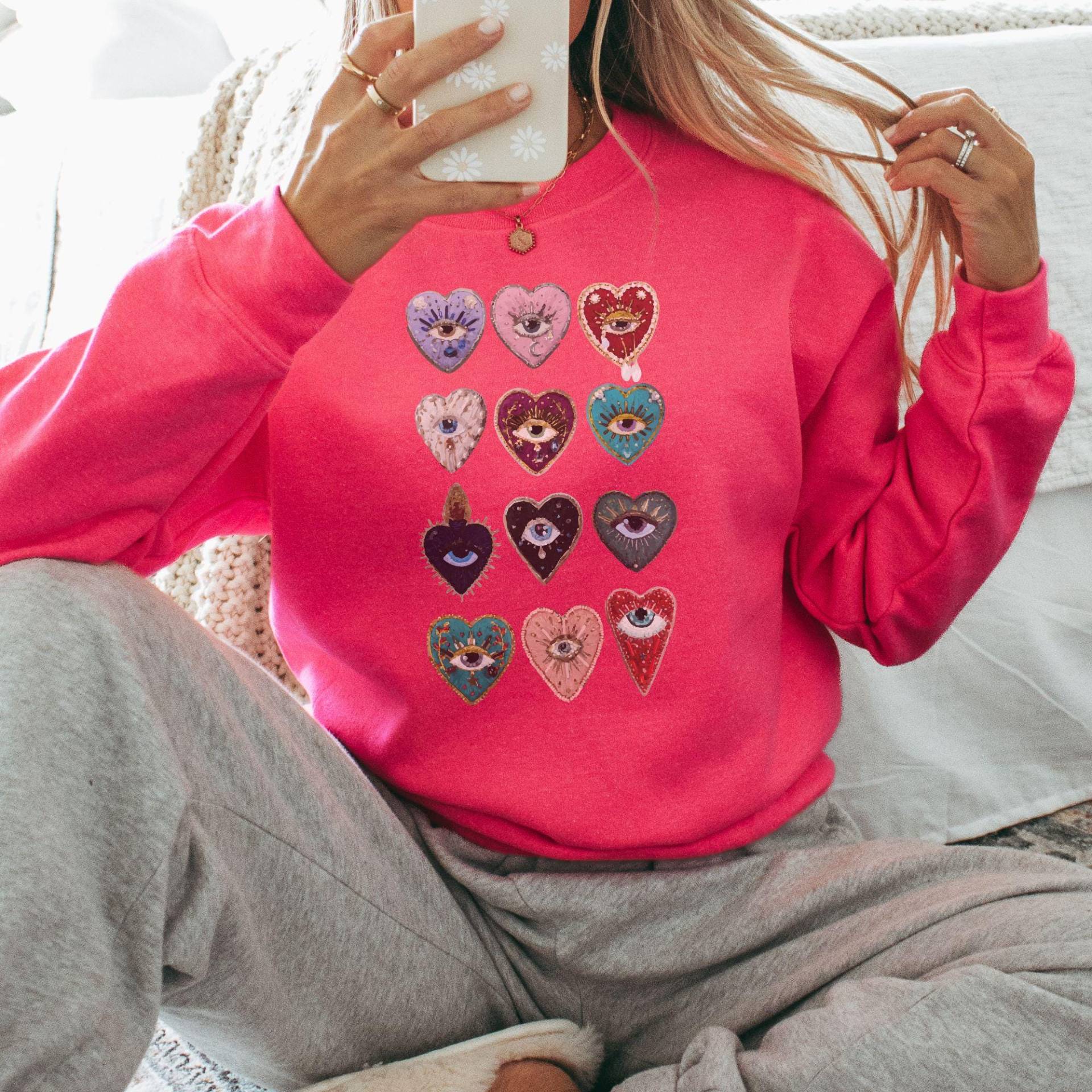 Herzen Sweatshirt Unisex, Süßes Luxury Für Damen, Old Money Style Sweater, Cool Girl Pullover Coquette von StudioVenusDE