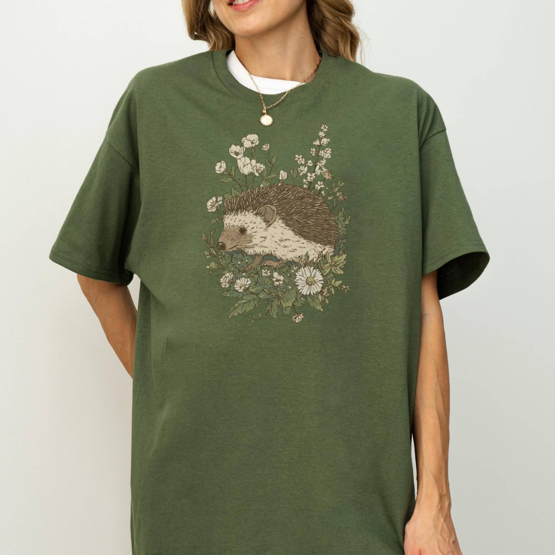 Süß Goblincore Tshirt Igel Witchy Whimsigoth T-Shirt Celestial Fairycore Dark Cottagecore Shirt Grüne Hexen Natur Ästhetik Herbst von StudioVenusDE