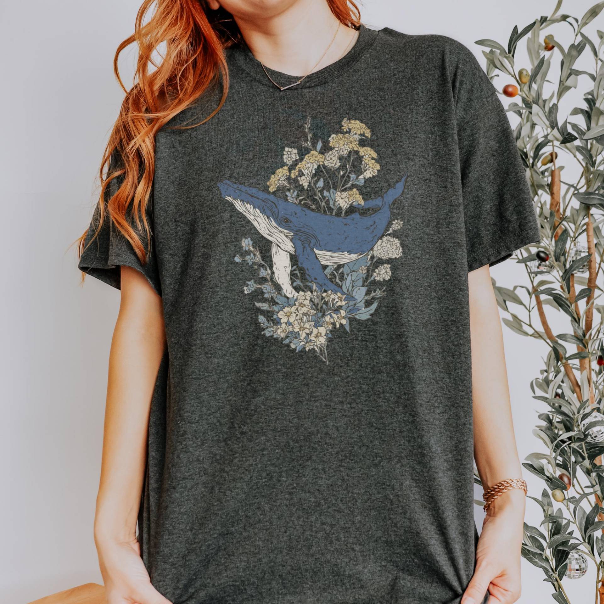 Süß Goblincore Tshirt Wal Witchy Whimsigoth T-Shirt Celestial Fairycore Dark Cottagecore Shirt Grüne Hexen Natur Ästhetik Herbst von StudioVenusDE