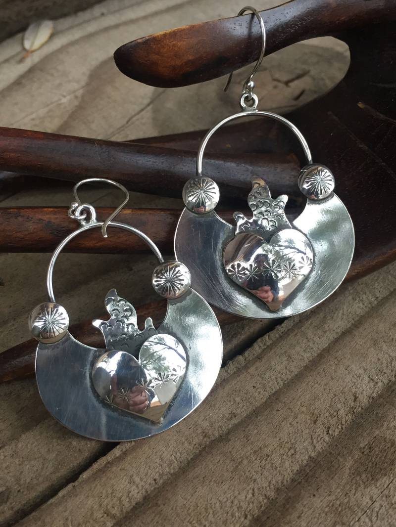 Sacred Heart Halbmond Ohrringe Sacred Heart Halbmond Ohrringe von Studiolacey