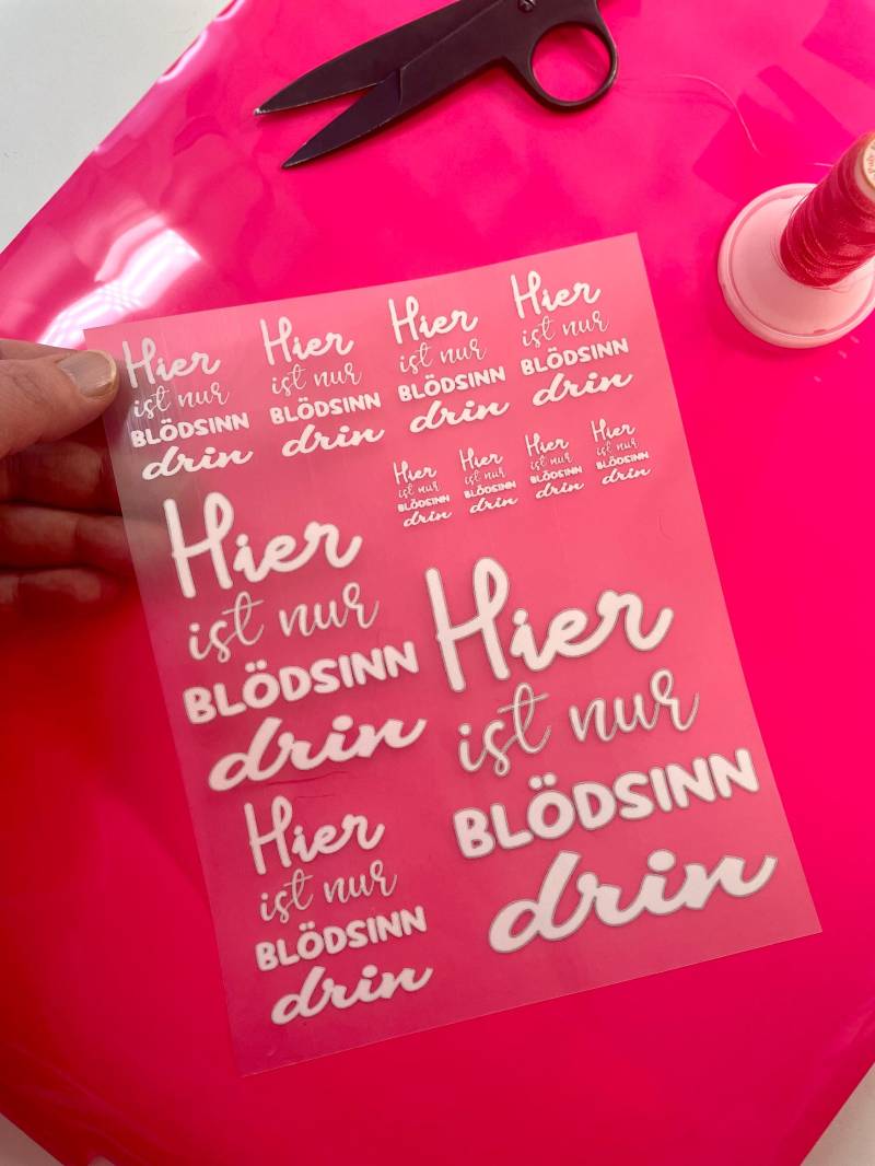 Bügelbilder Hier Ist Nur Blödsinn Drin Weiß Bügelbilder Hier Ist Nur Blödsinn Drin Weiß von StuffandButtonBags