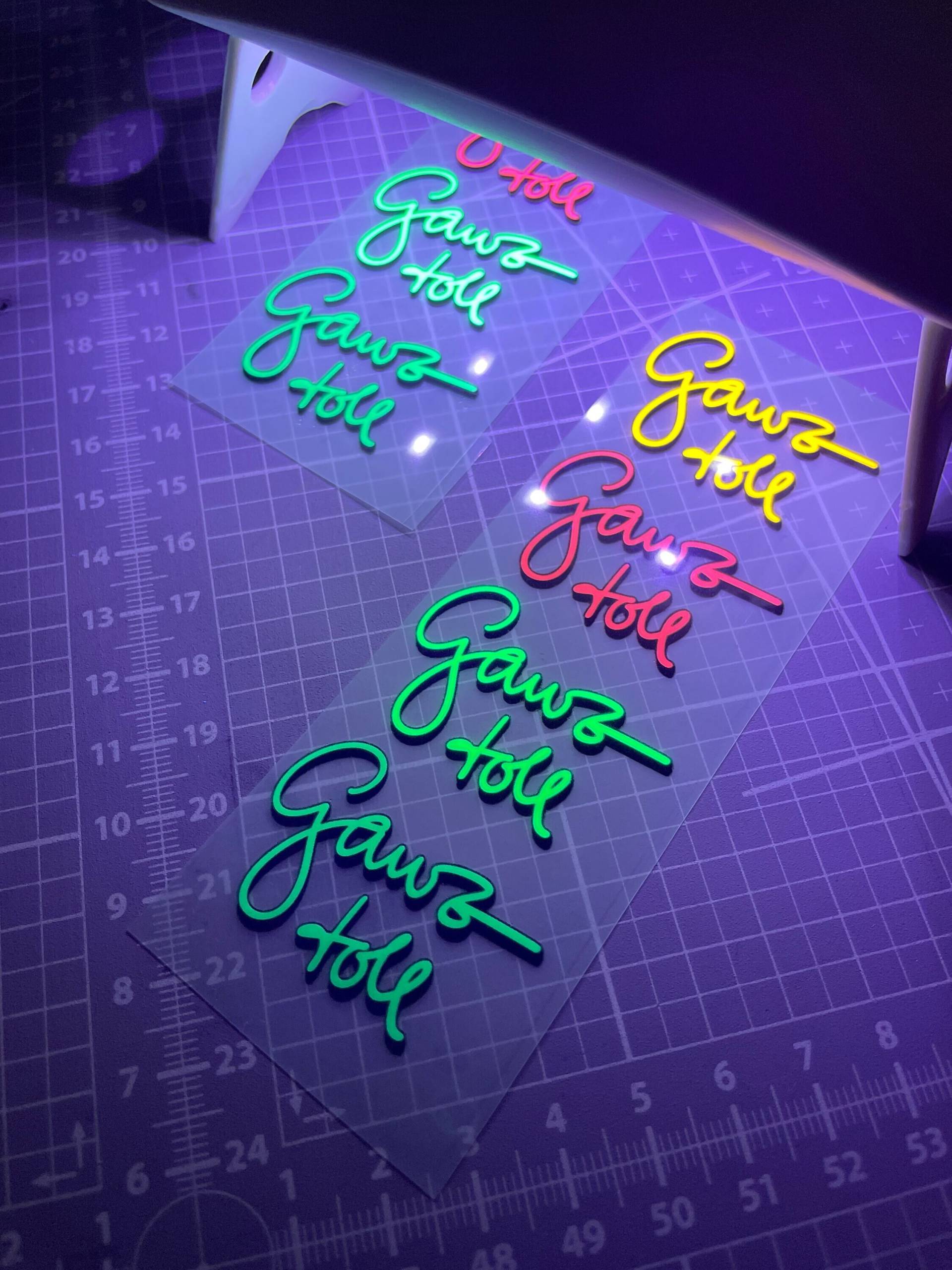 Bügelbilder Mini 4 X Ganz Toll Neon Mini Bügelbilder Mini 4 X Ganz Toll Neon Mini von StuffandButtonBags