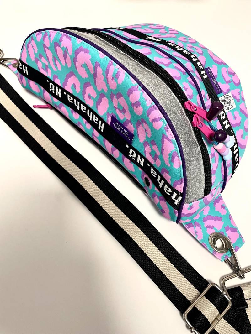 Slingbag Größe M Leo von StuffandButtonBags