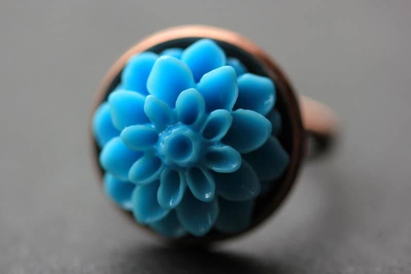 Baby Blue Mum Blumenring. Ring Himmelblaue Chrysantheme. Blaue Blumen-Ring. Himmelblau. Verstellbarer Ring. Handgefertigte Blumen Schmuck von StumblingOnSainthood