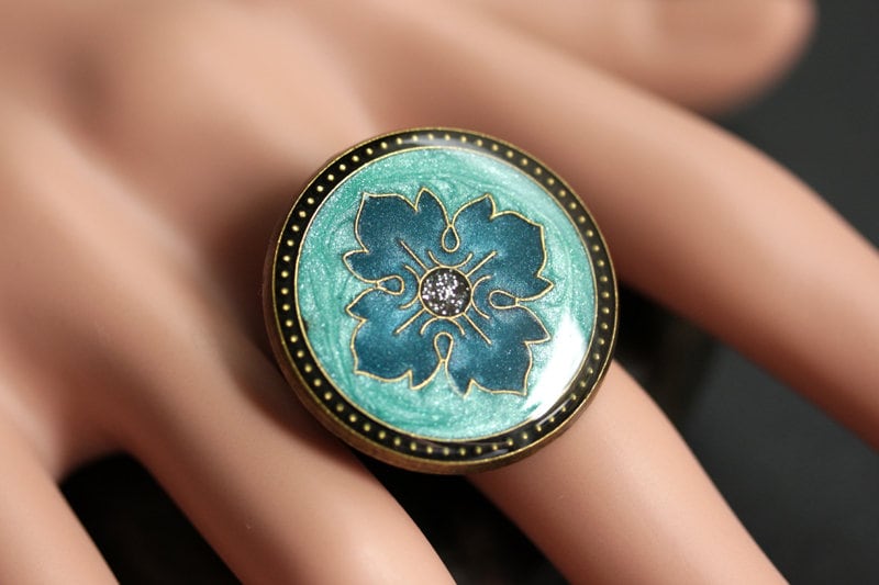 Brokat Kleeblatt Ring. Cloisonne Türkis Und Petrol Ring Mit Strass Mitte. Cocktail-Ring. Verstellbarer Emaille von StumblingOnSainthood