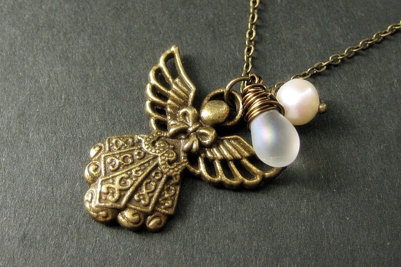 Bronze Engel Halskette Mit Wire Wrapped Teardrop Und Süßwasser-Perle Handmade Schmuck von StumblingOnSainthood