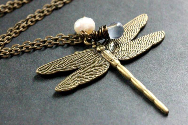 Bronze Libellen Halskette. Tropfen | Wählen Sie Ihre Farbe Charm Handmade Schmuck von StumblingOnSainthood