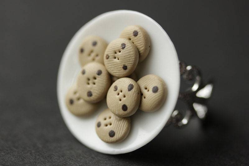 Cookie-Ring-Essen-Ring. Cookie-Teller-Ring-Dessert-Ring-Silberring. Schokoladenkeks Ring. Filigraner Verstellbar Ring Handmade von StumblingOnSainthood