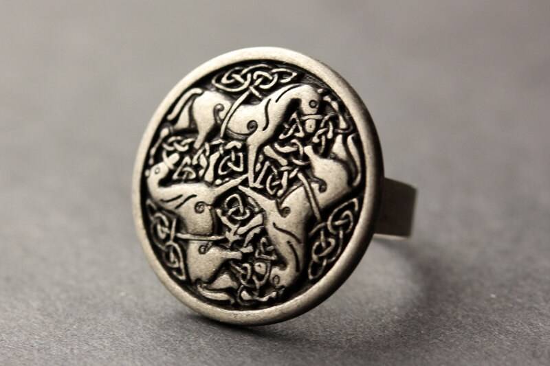 Drei Pferde Ring. Pferd Knopf Silber Verstellbarer Ring. Handgemachte Schmuck von StumblingOnSainthood