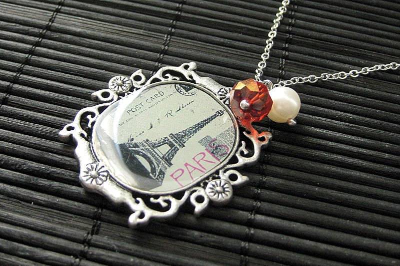 Eiffelturm Anhänger in Silber Mit Safranrotem Kristall Und Süsswasserperle. Handmade Schmuck von StumblingOnSainthood