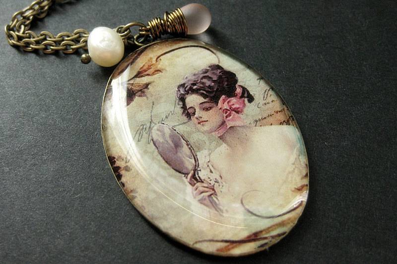 Eitelkeit Halskette. Vintage Frauen-Charm-Halskette Mit Rosa Tropfen Und Süßwasser-Perle. Handmade Schmuck von StumblingOnSainthood