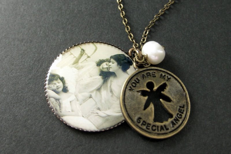 Gute Besserung Engel Kette in Bronze Und Süsswasserperle. Handmade Schmuck von StumblingOnSainthood