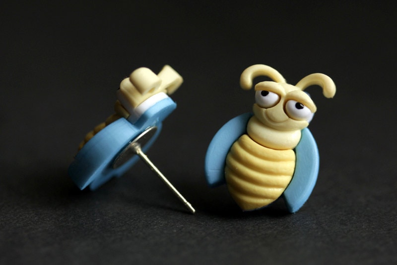 Käfer Ohrringe. Blau Und Gelb Bug Button Schmuck. Ohrstecker. Gelbe Post Blaue von StumblingOnSainthood