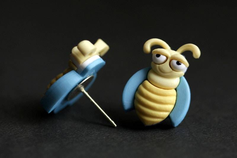 Käfer Ohrringe. Blau Und Gelb Bug Button Schmuck. Ohrstecker. Gelbe Post Blaue von StumblingOnSainthood