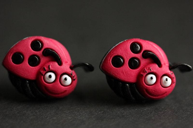 Käfer Ohrringe. Rote Marienkäfer Schmuck. Ohrstecker. Post Handgefertigte von StumblingOnSainthood