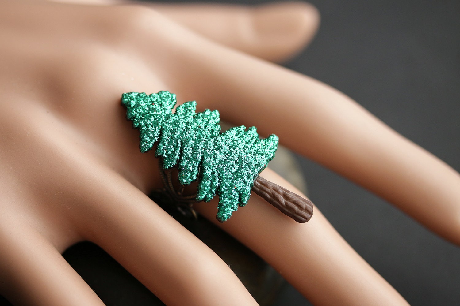 Kiefer Baum Ring. Glitzer Großer Statement Verstellbar Bronze-Ring. Verstellbarer Filigrane Ring Handgemachte Schmuck von StumblingOnSainthood