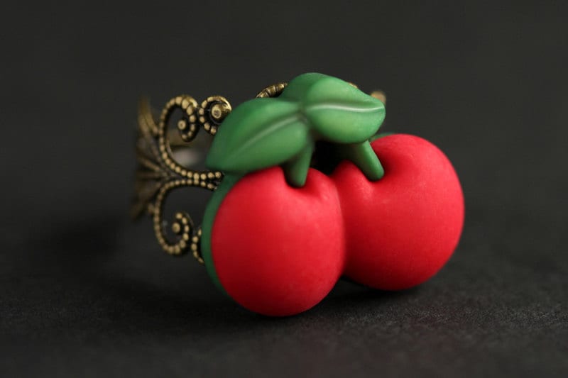 Kirsche Ring. Knopfring. Ring Mit Roten Kirschen. Verstellbarer Kirsch Schmuck. Bronze-Ring. Kirschen Handmade Kirsche Ring. Knopfring. Ring Mit Roten Kirschen. Verstellbarer Kirsch Schmuck. Bronze-Ring. Kirschen Handmade von StumblingOnSainthood