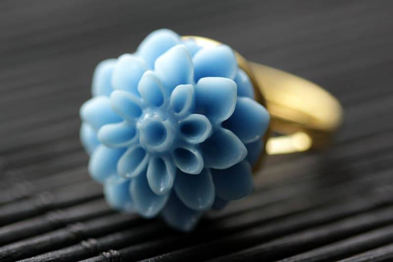 Kornblume Blue Mum Blume Ring. Blaue Chrysantheme Verstellbarer Handgefertigte Blumen Schmuck von StumblingOnSainthood
