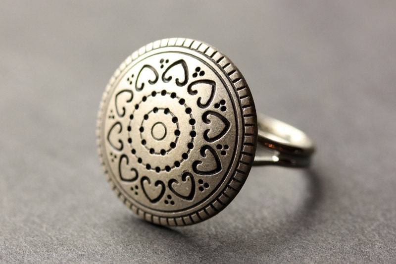 Liebe Mandala Ring. Herz Knopf Silber Verstellbarer Ring. Handgemachte Handmade Schmuck von StumblingOnSainthood