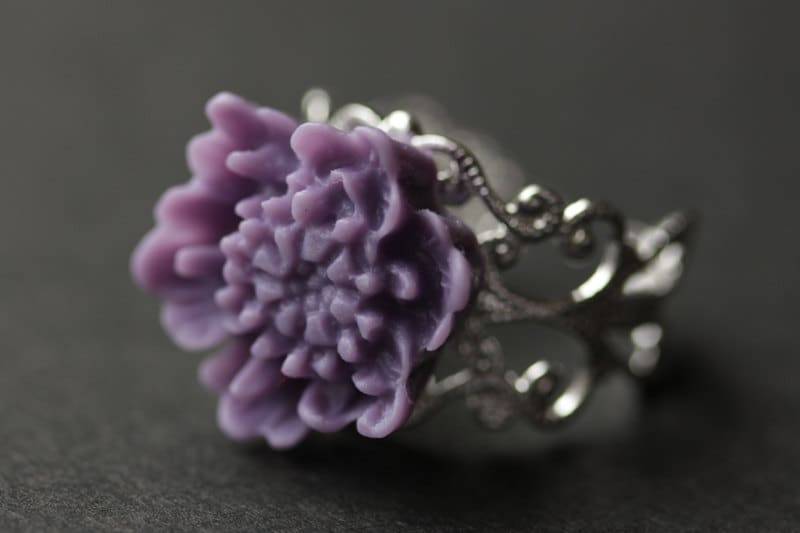 Lila Blumen Ring. Silber Filigraner Ring Verstellbar Handgemachte Schmuck. Handmade von StumblingOnSainthood