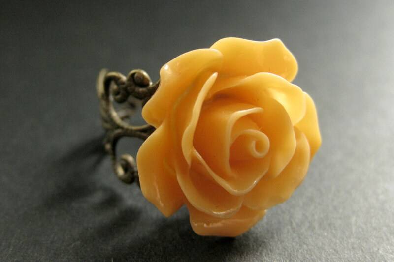 Mandarine Orange Rose Ring. Blumen Ein Filigraner Verstellbarer Schmuck. Handmade von StumblingOnSainthood