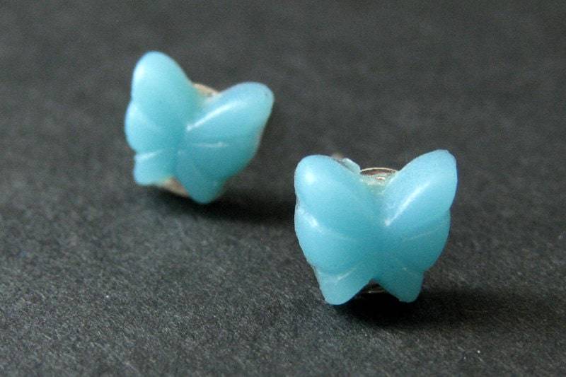 Mini Schmetterling Ohrringe. Leuchtend Blaue Silber Ohrstecker. Handmade Schmuck von StumblingOnSainthood