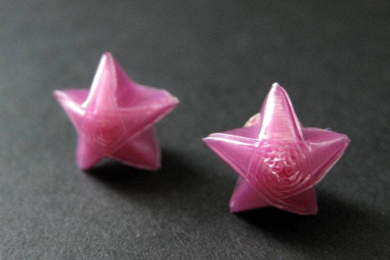 Rosa Origami Stern Ohrringe. Pinke Silber Ohrstecker. Schmuck von StumblingOnSainthood