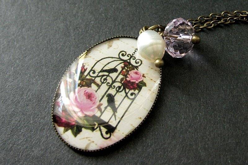 Rosa Vogelkäfig Kette in Bronze Mit Kristall Anhänger Und Süsswasserperle. Handmade Schmuck von StumblingOnSainthood