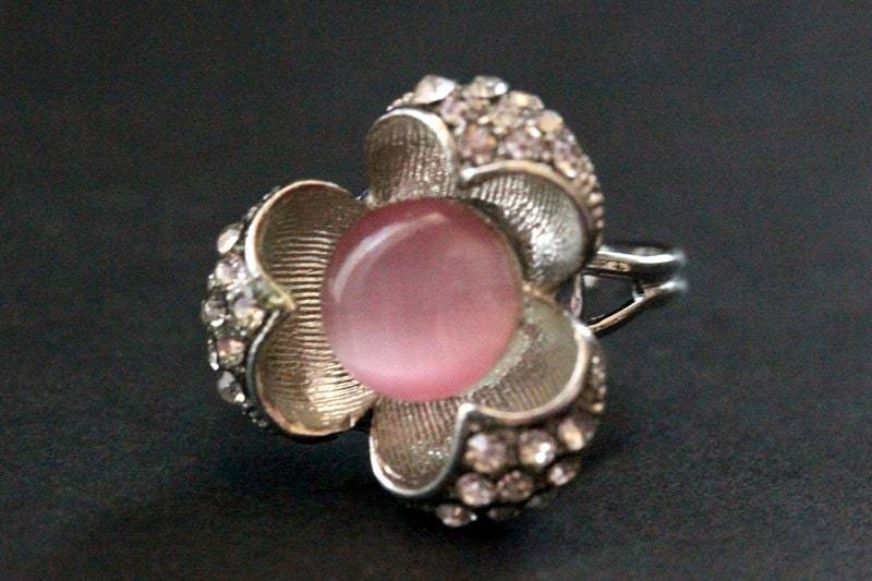 Silber Lotus Blume Ring. Strass Und Rosa Katzenauge Verstellbarer Handmade Schmuck von StumblingOnSainthood