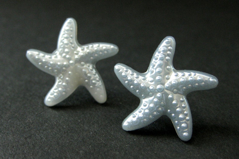 Taubenblaue Seestern Ohrringe. Stern Ohrringe Mit Silbernen Ohrstecker Verschlüssen. Handmade Schmuck von StumblingOnSainthood