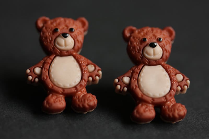 Teddy Bär Ohrringe. Rusty The Bear Knopf Teddybär Ohrstecker. Post Handmade Schmuck von StumblingOnSainthood