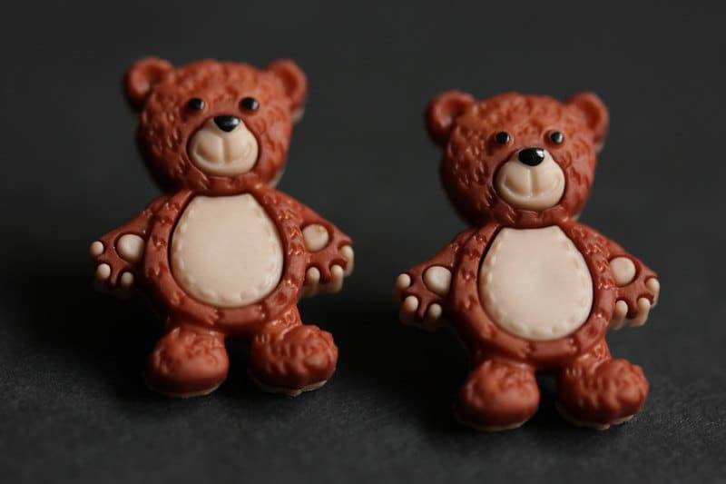 Teddy Bär Ohrringe. Rusty The Bear Knopf Teddybär Ohrstecker. Post Handmade Schmuck von StumblingOnSainthood