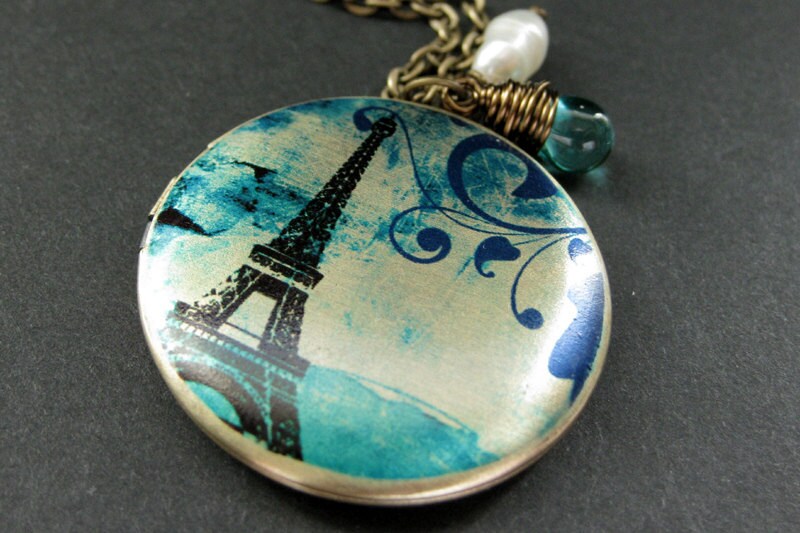 Türkis Paris Medaillon Halskette. Eiffelturm Halskette Mit Teardrop Und Perle. Eiffelturm-Medaillon. Handmade Schmuck von StumblingOnSainthood