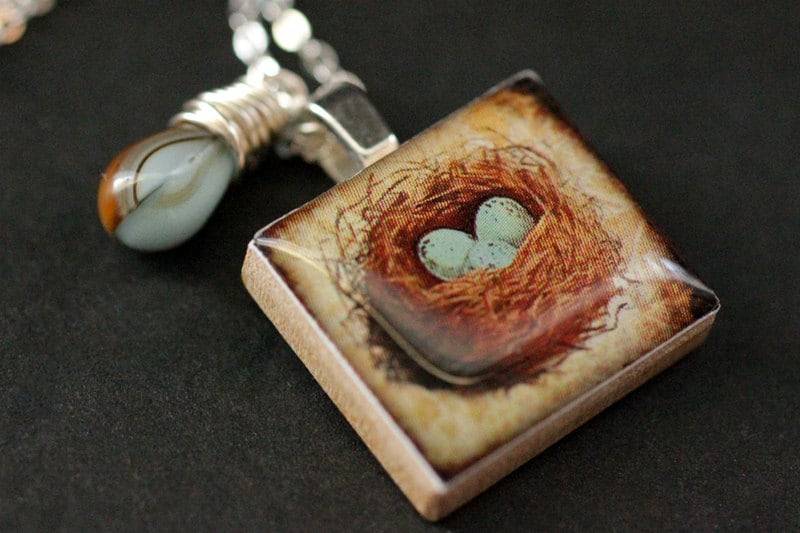 Vogel-Nest-Halskette. Rotkehlchen Nest Halskette Scrabble Tile Mit Wire Wrapped Teardrop. Handmade Schmuck von StumblingOnSainthood