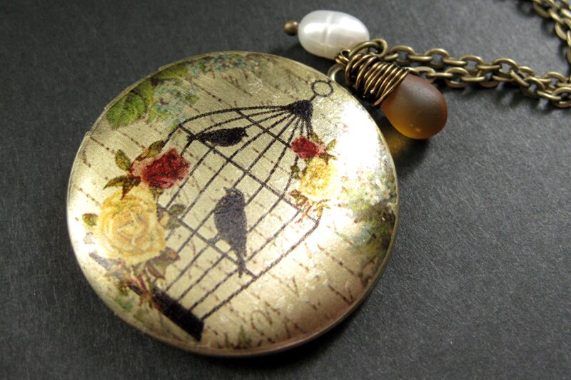 Vogelkäfig Locket Halskette. Halskette Mit Honigtropfen Und Süsswasserperle. Handmade Schmuck von StumblingOnSainthood