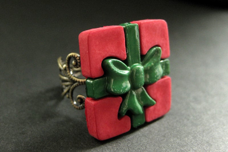 Weihnachtsgeschenk Ring Rot Urlaub Ring. Weihnachts-Ring. Bronze Filigrane Verstellbaren Handmade Schmuck Weihnachtsgeschenk Ring Rot Urlaub Ring. Weihnachts-Ring. Bronze Filigrane Verstellbaren Handmade Schmuck von StumblingOnSainthood