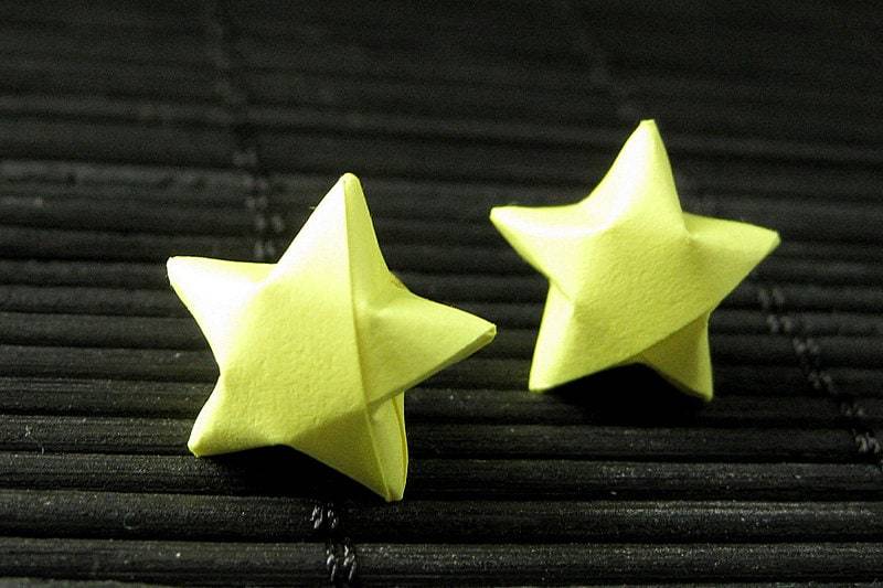 stern Ohrringe. Gelbe Oragami Papierstern Silber Ohrstecker. Origami Schmuck von StumblingOnSainthood