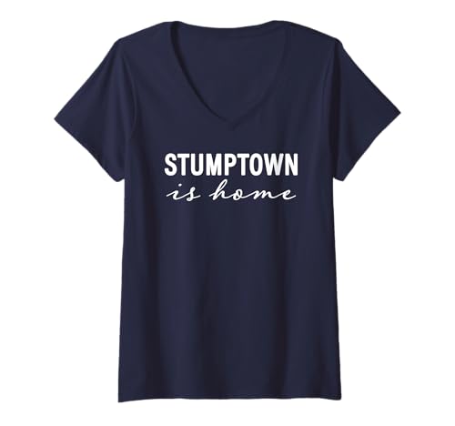 Damen STUMPTOWN IST ZU Hause T-Shirt mit V-Ausschnitt von Stumptown Is Home Portland OR Dual Typeface Shop