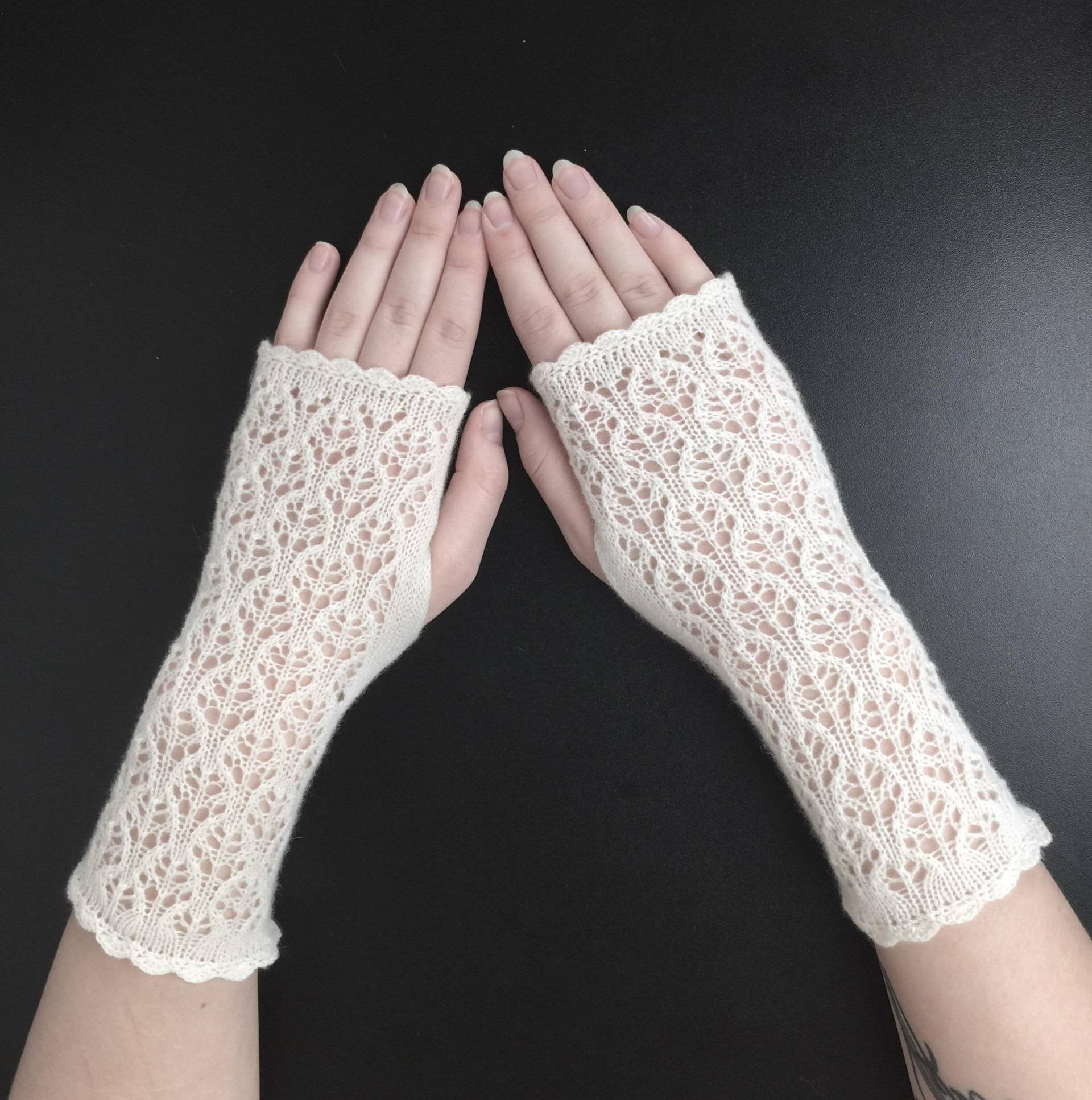 Atemberaubende Fingerlose Handschuhe Aus 100% Reiner Kaschmirspitze. Farbe Creme Atemberaubende Fingerlose Handschuhe Aus 100% Reiner Kaschmirspitze. Farbe Creme von StunningCashmereLace
