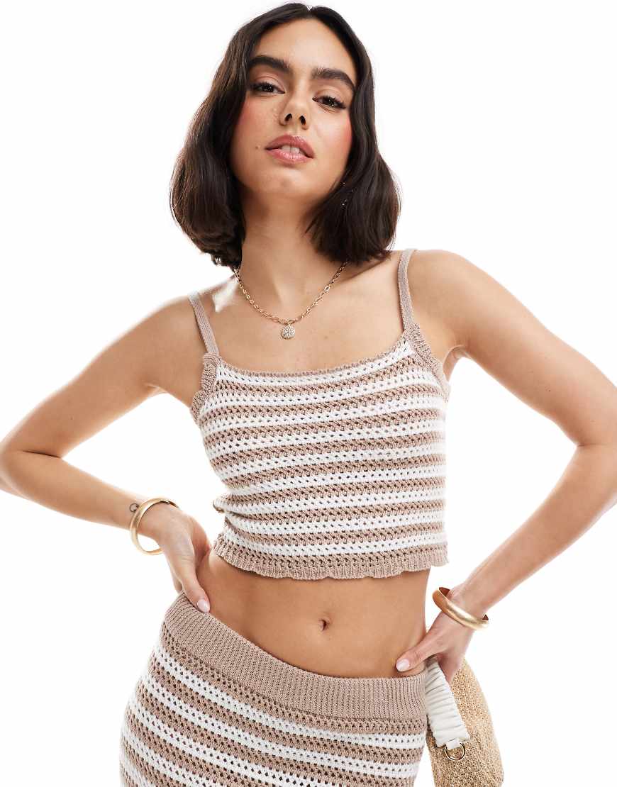 Style Cheat - Gehäkeltes Camisole-Oberteil in gestreiftem Hellbeige, Kombiteil-Neutral Style Cheat - Gehäkeltes Camisole-Oberteil in gestreiftem Hellbeige, Kombiteil-Neutral von Style Cheat