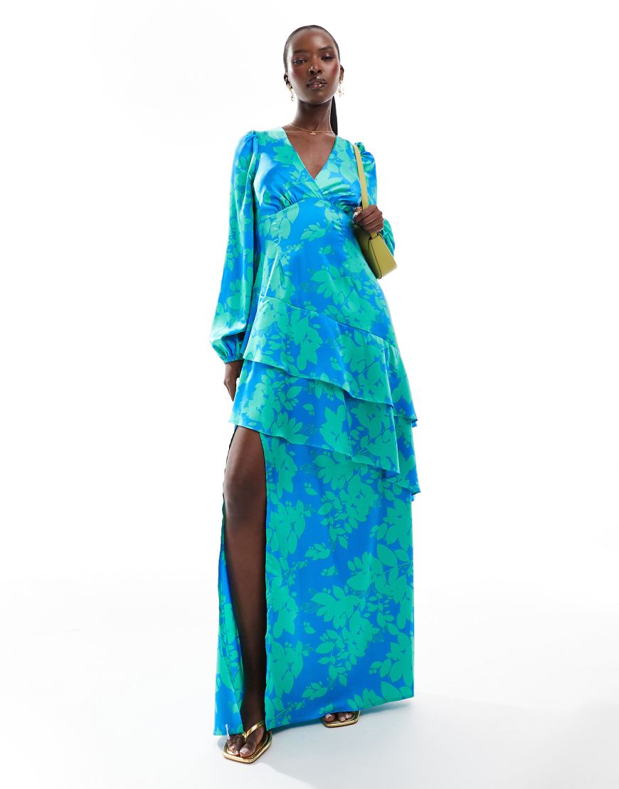 Style Cheat - Maxikleid in Blau geblümt mit tiefem Ausschnitt und Rüschen-Bunt Style Cheat - Maxikleid in Blau geblümt mit tiefem Ausschnitt und Rüschen-Bunt von Style Cheat