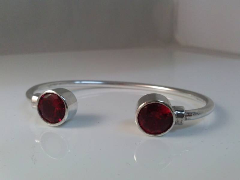 Roten Zirkonia Sterlingsilber Manschette Armband Handgefertigt Draht Armreif Roten Zirkonia Sterlingsilber Manschette Armband Handgefertigt Draht Armreif von StyleCenter